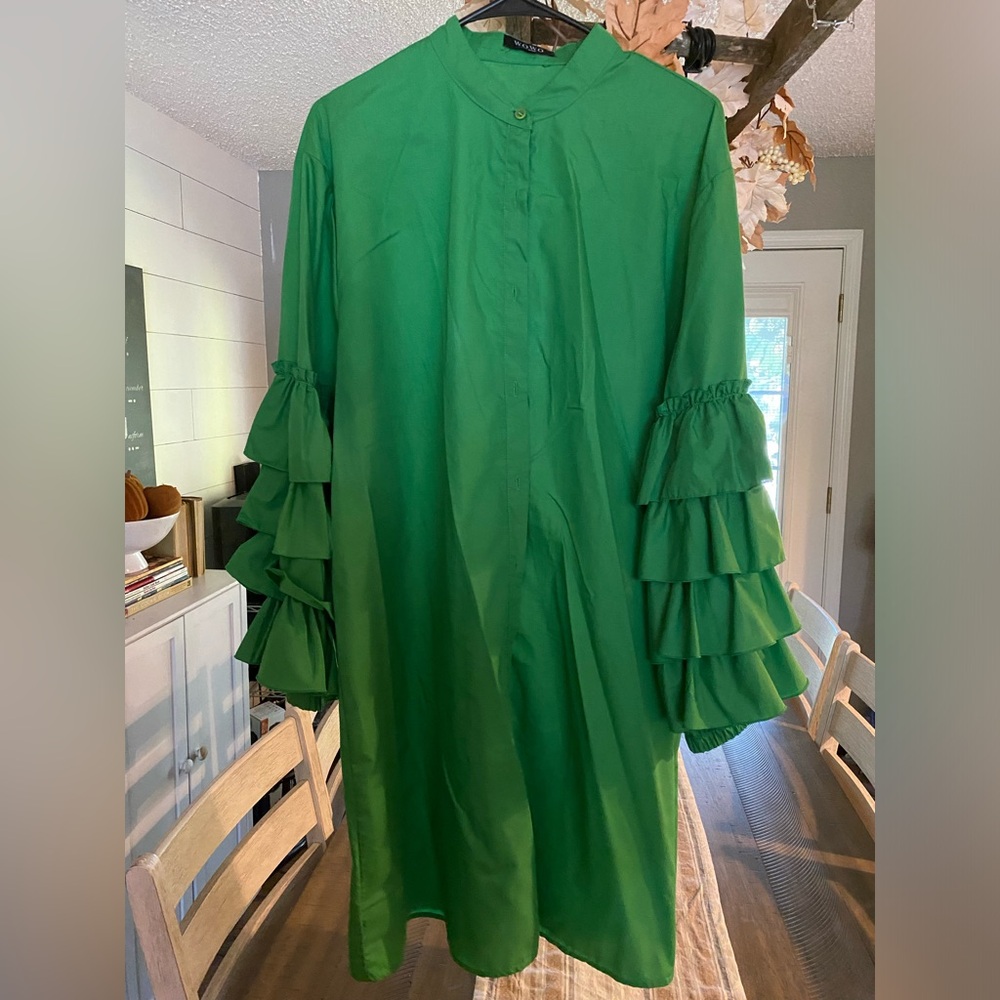 Womens green ruffle sleeve tunic 3X